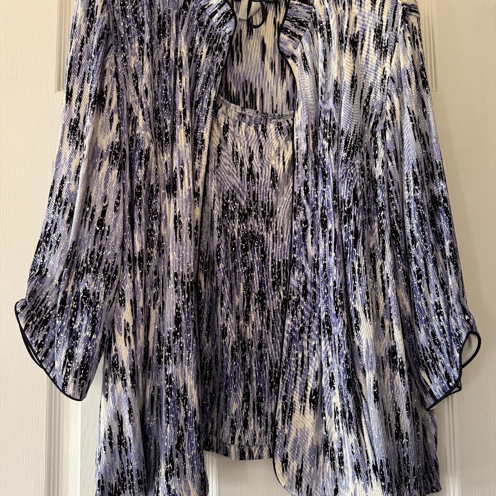 Plus size twin set.